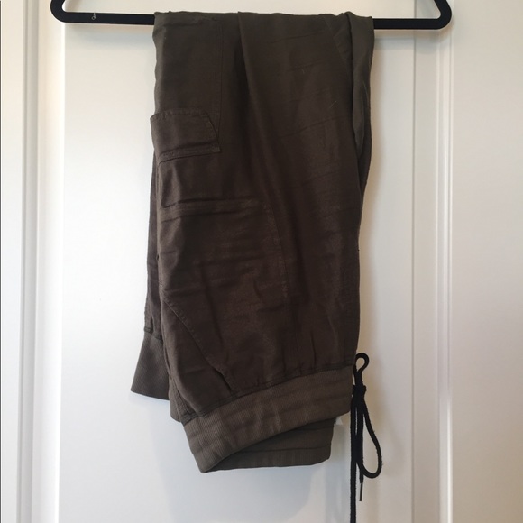 Aritzia Community Cebu Pant - Picture 4 of 7